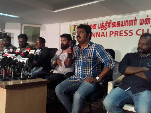 ஐடி ரெய்டுக்கு பயந்து.. ஐடி ரெய்டுக்கு பயந்து..