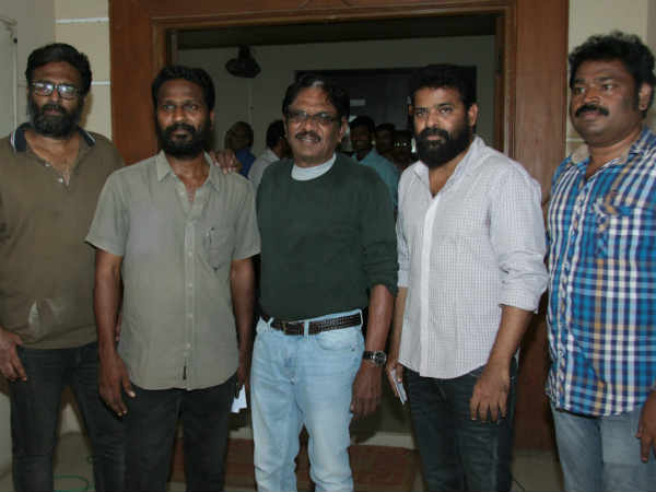  தலையாட்டி பொம்மைகள் 