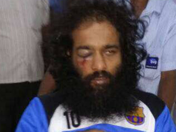 பெயரைக் கேட்டு தாக்கிய கும்பல் 