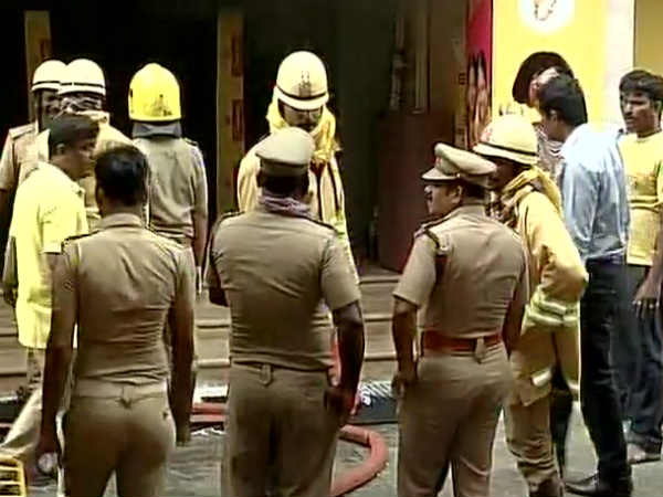 கூடுதல் வீரர்கள் தேவை 