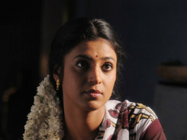 கஸ்தூரியின் சர்ச்சை கருத்து 