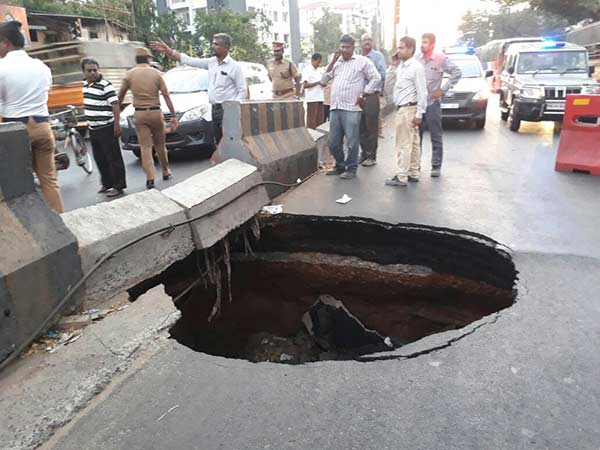 a-big-hole-chennai-taylor-s-road a-big-hole-chennai-taylor-s-road