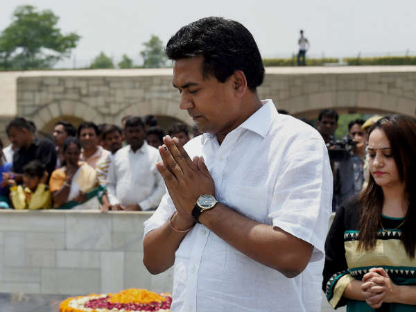 Article on new trend of politics 