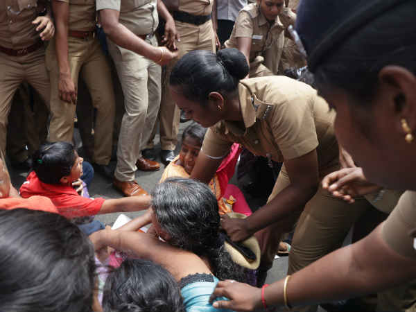 மக்கள் மோத வேண்டுமா 