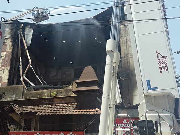 வெளியே செல்ல எதிர்ப்பு 