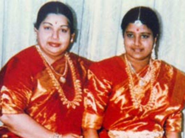  ஜெ.சசிகலா நகை பறிமுதல் 