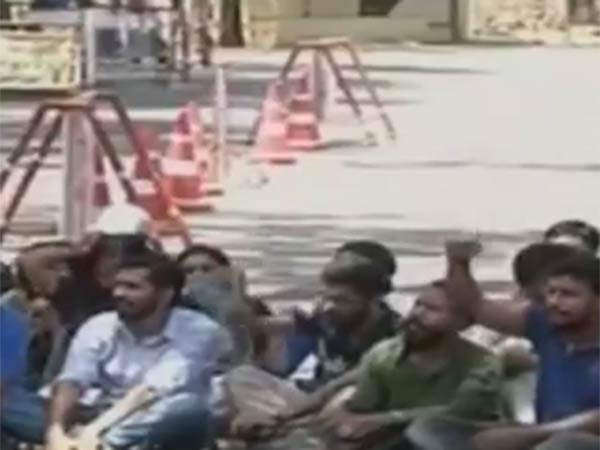  போராட்டம் தொடரும் 