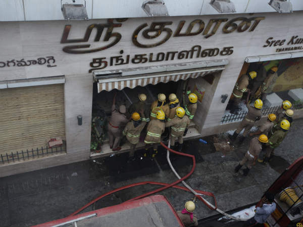 லட்சக்கணக்கான லிட்டர் தண்ணீர் 