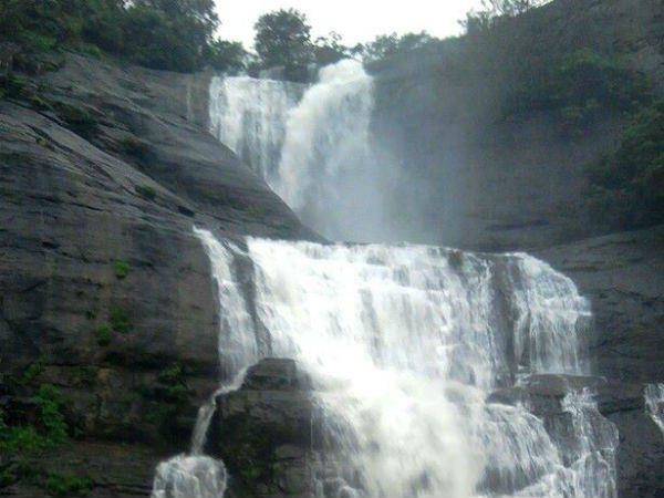 அருவிகளில் வெள்ளம் 