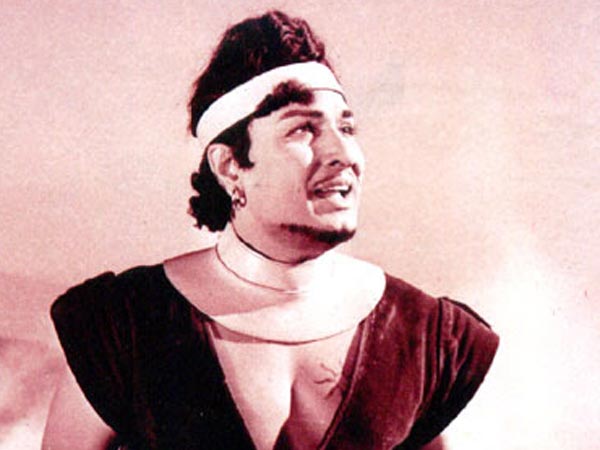 ஈடு இணையற்ற கதாநாயகன் 