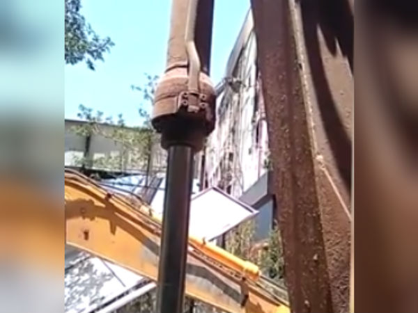  கட்டடத்தை இடிக்க முடிவு 