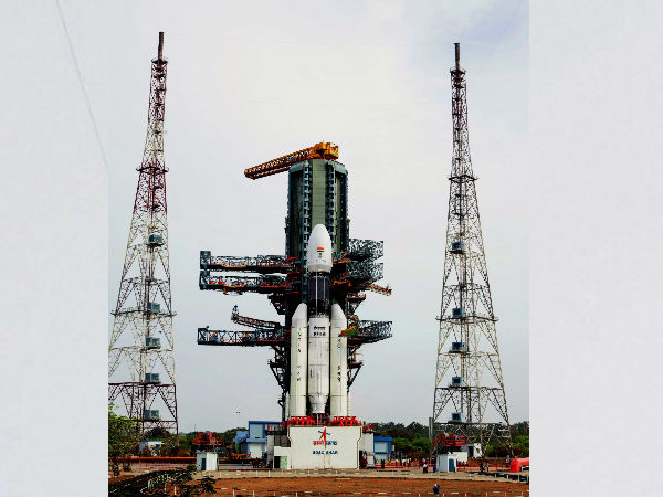 இடங்களை சேர்க்கும் தளம்