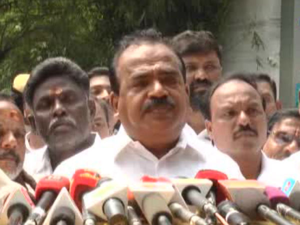 நன்றி மறந்தவர் ஜெயக்குமார்