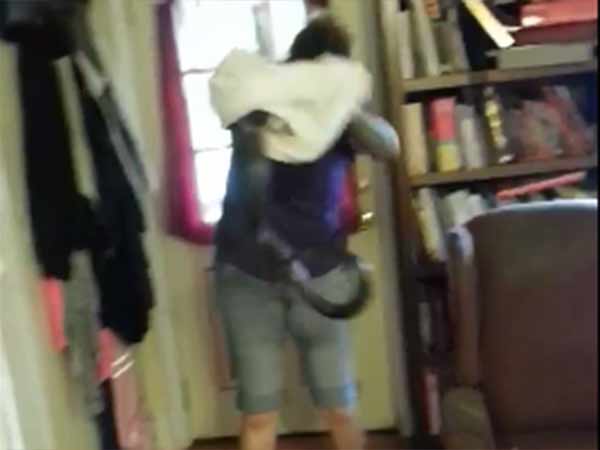 தலையணை உறையால்