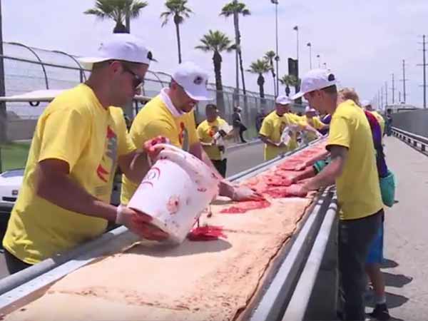 நட்பை கொண்டாட...