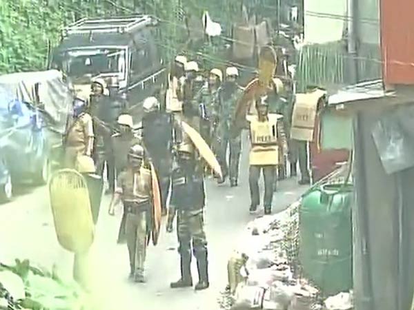 முழு அடைப்பு