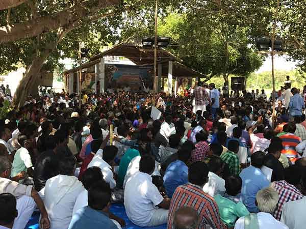 முற்றுகைப் போராட்டம் முற்றுகைப் போராட்டம்