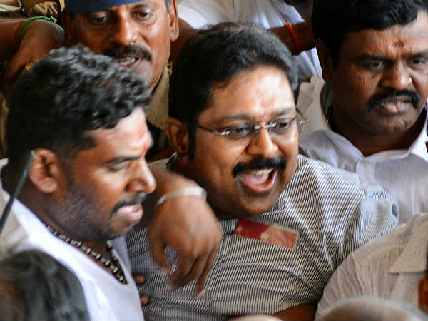 தினகரன் தலைமைதான்