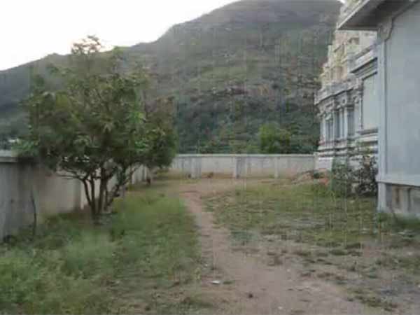 சீடர்கள் வெளியேற்றம்