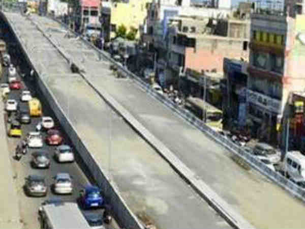 மீண்டும் மூடப்பட்ட பாலம் மீண்டும் மூடப்பட்ட பாலம்