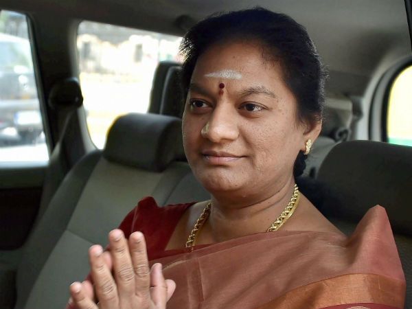 நானும் மனு தாக்கல் 