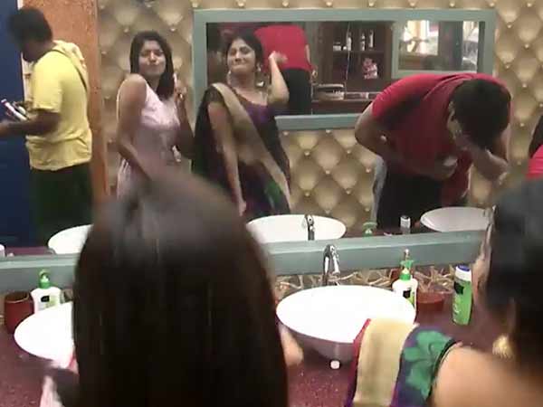  முதல் நாளே சர்ச்சை 