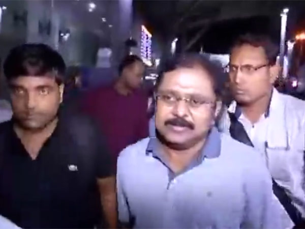 தினகரன் கைது