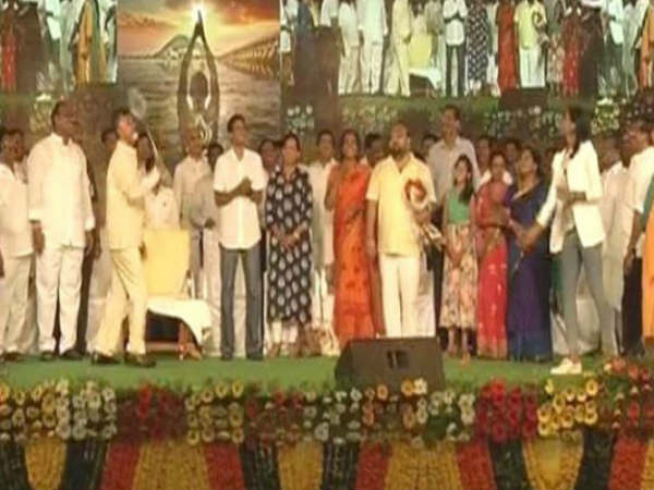 சிந்துவுடன் பேட்மிண்டன் 