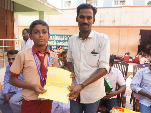 Students honor their father in Karaikudi school