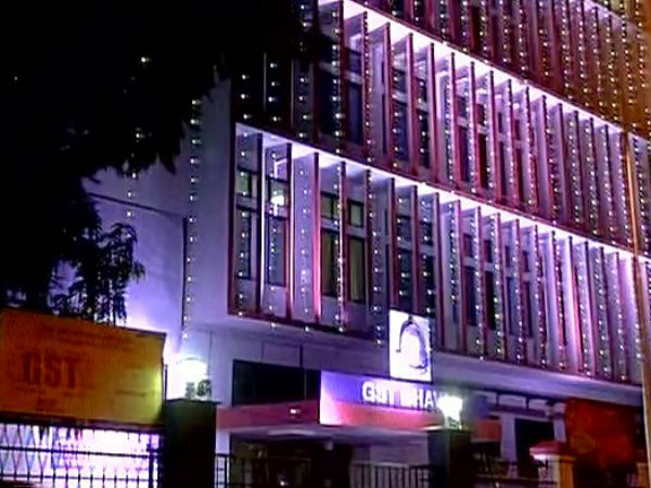 நள்ளிரவு விழா 