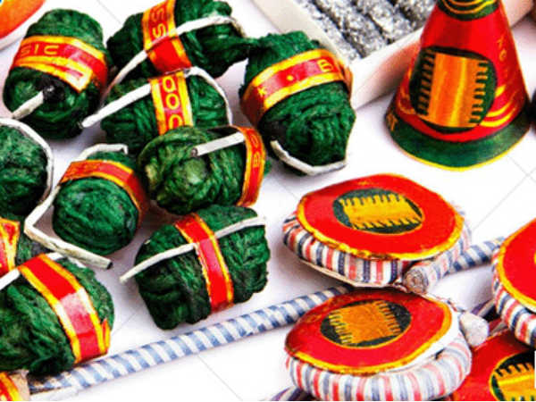 நசுங்கும் பட்டாசு, தீப்பெட்டு தொழில்கள் 