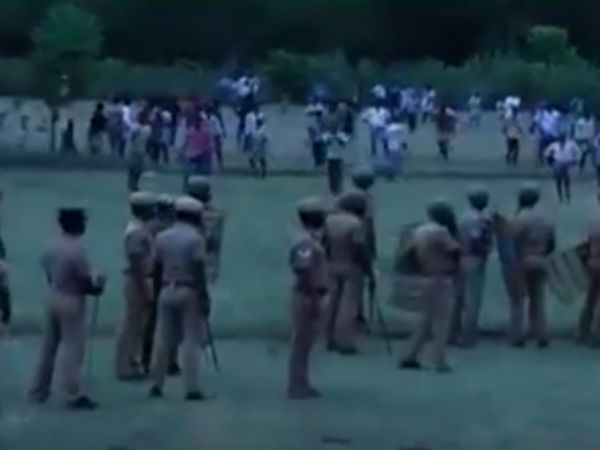 வழக்குகள் பாய்ந்தன 
