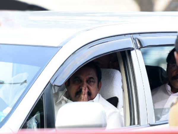 எடப்பாடிக்கு எதிராக... 