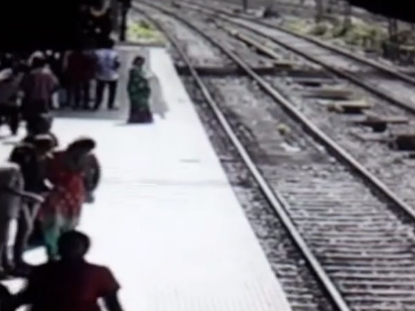 ரயில் முன் பாய்ந்து...