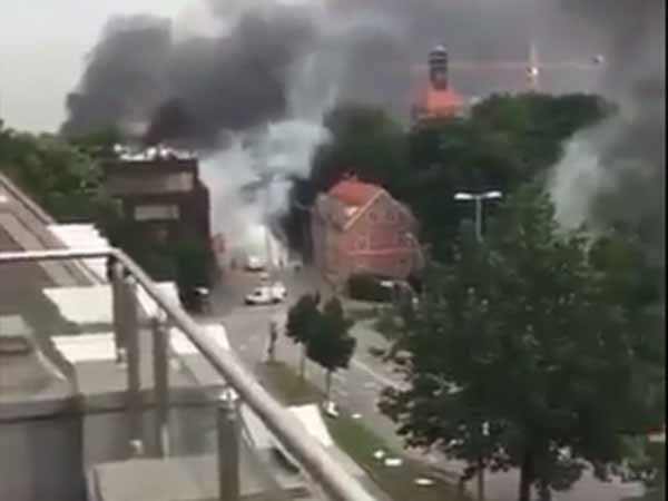 தீ வைத்து போராட்டம்