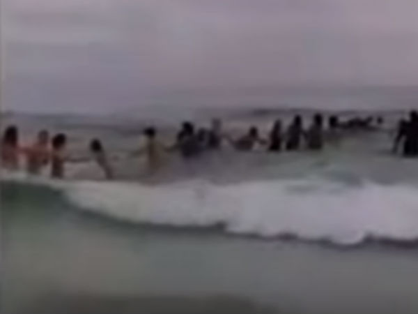 15 அடி அலையில் 