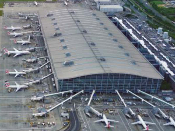 இந்தியாவில் பிறந்த சுரிந்தர் இந்தியாவில் பிறந்த சுரிந்தர்