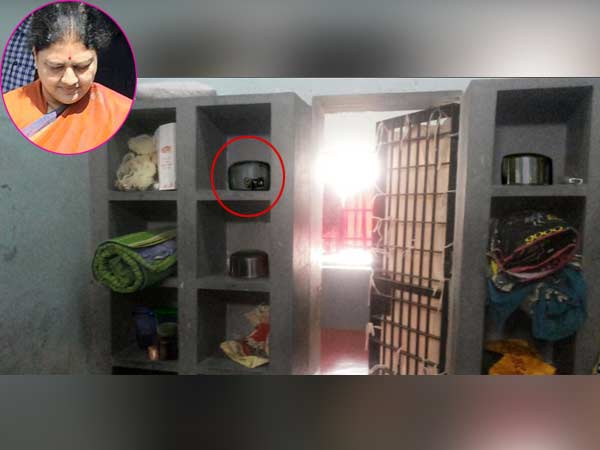 பிரியாணி சாப்பிட்ட சசிகலா