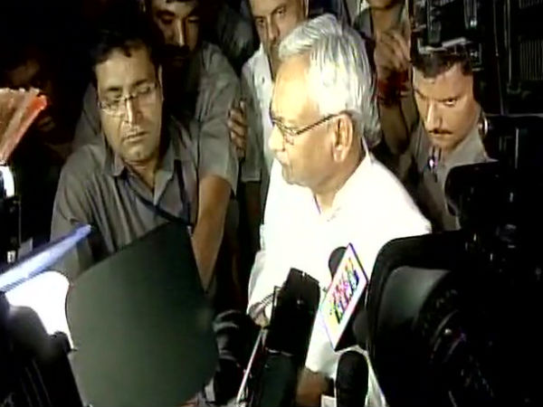 இந்த சூழலில் வேலை பார்க்க முடியாது 