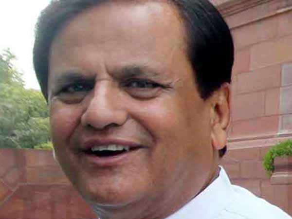 நெருக்கடியில் அகமது படேல்