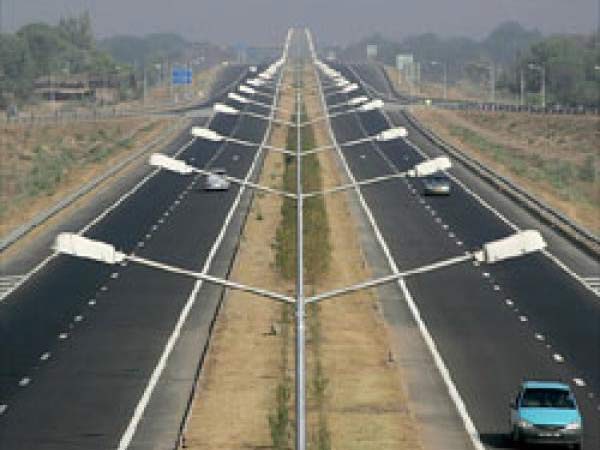 சாலையோரங்கள் மாற்றும் திட்டம் 