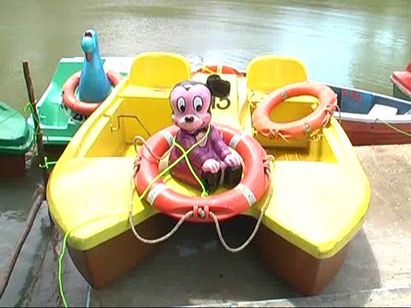 boat ride begins on in courtallam
