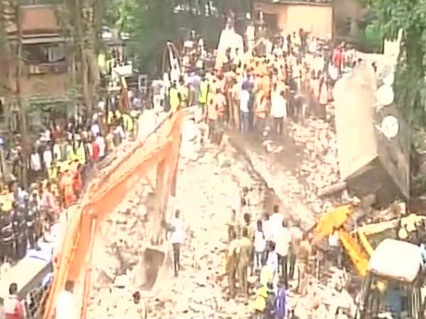 Building collapses in Mumbai, 7 dead bodies recovered Building collapses in Mumbai, 7 dead bodies recovered