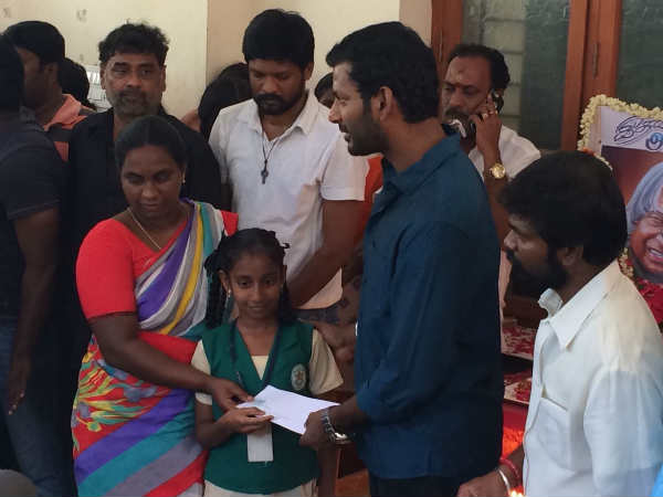 Kalam anniversary: Vishal donates Rs 10 lakh to poor students