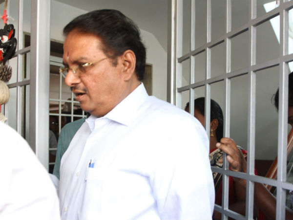 ராமமோனராவ் வீட்டு ரெய்டு புஸ்