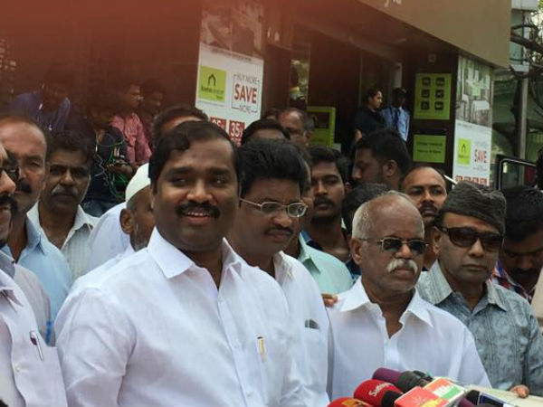 துளிர்விடும் போதே கிள்ளி எறிதல் 