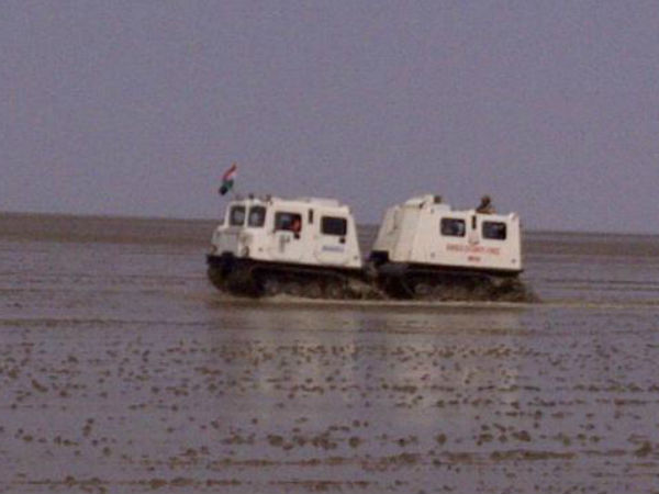 நிலநடுக்கத்தால் இடம்பெயர்ந்த ஆறு 