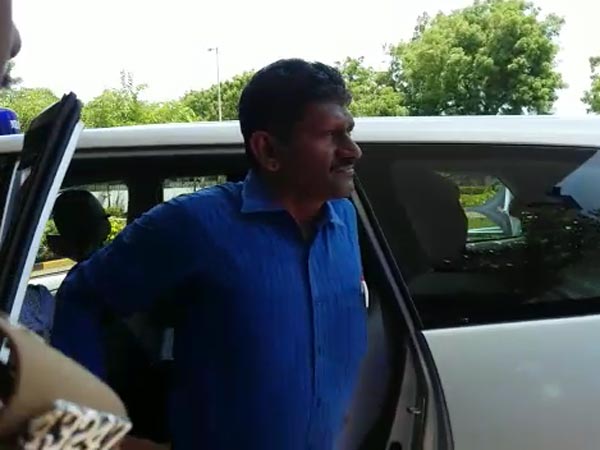 பாதுகாப்பு வேண்டும்