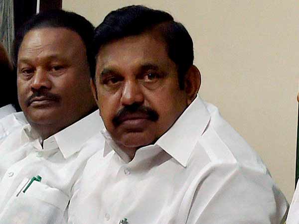 உடைந்த அதிமுக