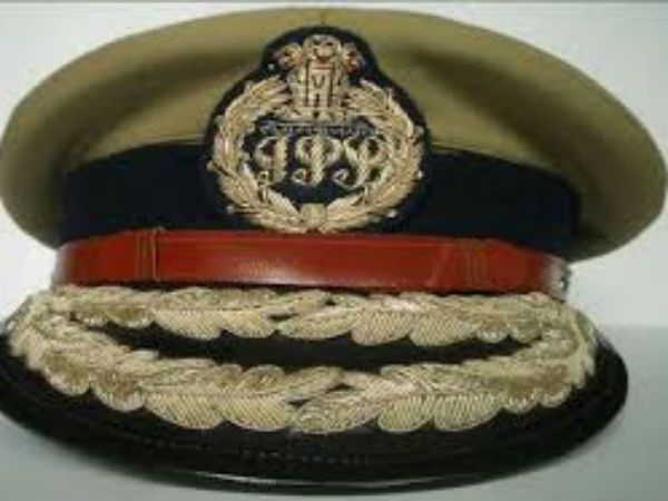 போலீசில் புகார் 